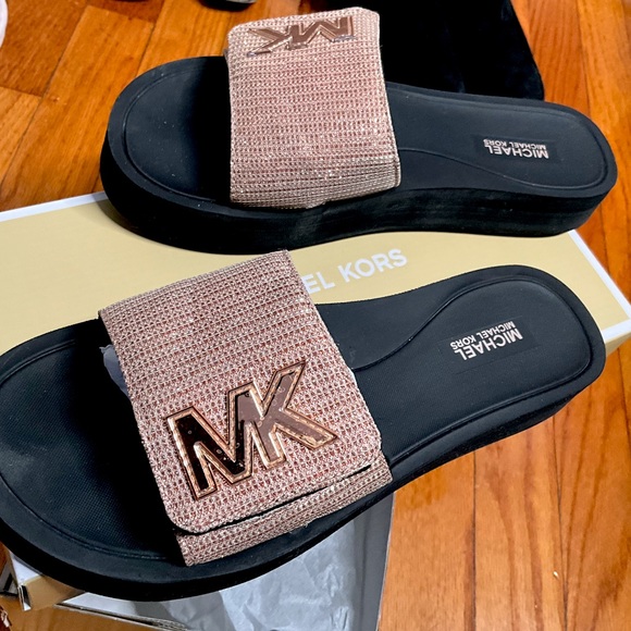 - ꜱᴀɴᴅᴀʟꜱ ᴘʟᴀᴛꜰᴏʀᴍ ,  ʙʀᴀɴᴅ : ᴍɪᴄʜᴀᴇʟ ᴋᴏʀꜱ , ꜱɪᴢᴇ : 7 , ᴄᴏʟᴏʀ : ʀᴏꜱᴇ ɢᴏʟᴅ - Picture 2 of 5